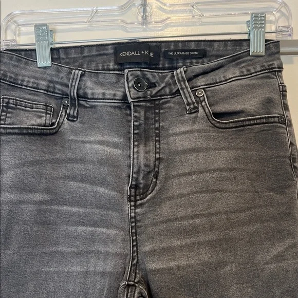 Kendall & Kylie Dark Gray the ultra babe Skinny Jeans size 7/28. - Picture 3 of 13